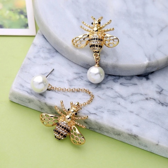 Drop Insect Earrings - Picture 2 of 4